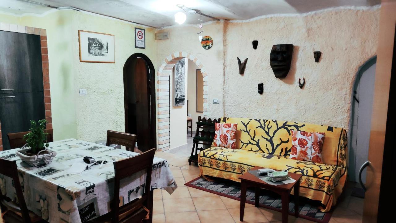 Carrera Longa Apartment Sassari Exterior photo